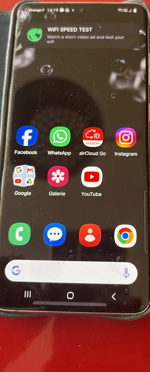Bannière « Wifi Speed Test » qui s'affiche sur l'écran d'accueil d'un Samsung